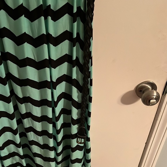 Hi-Lo strapless dress - Picture 3 of 4